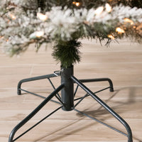 Árboles de Navidad artificiales cubiertos de nieve de Alsacia